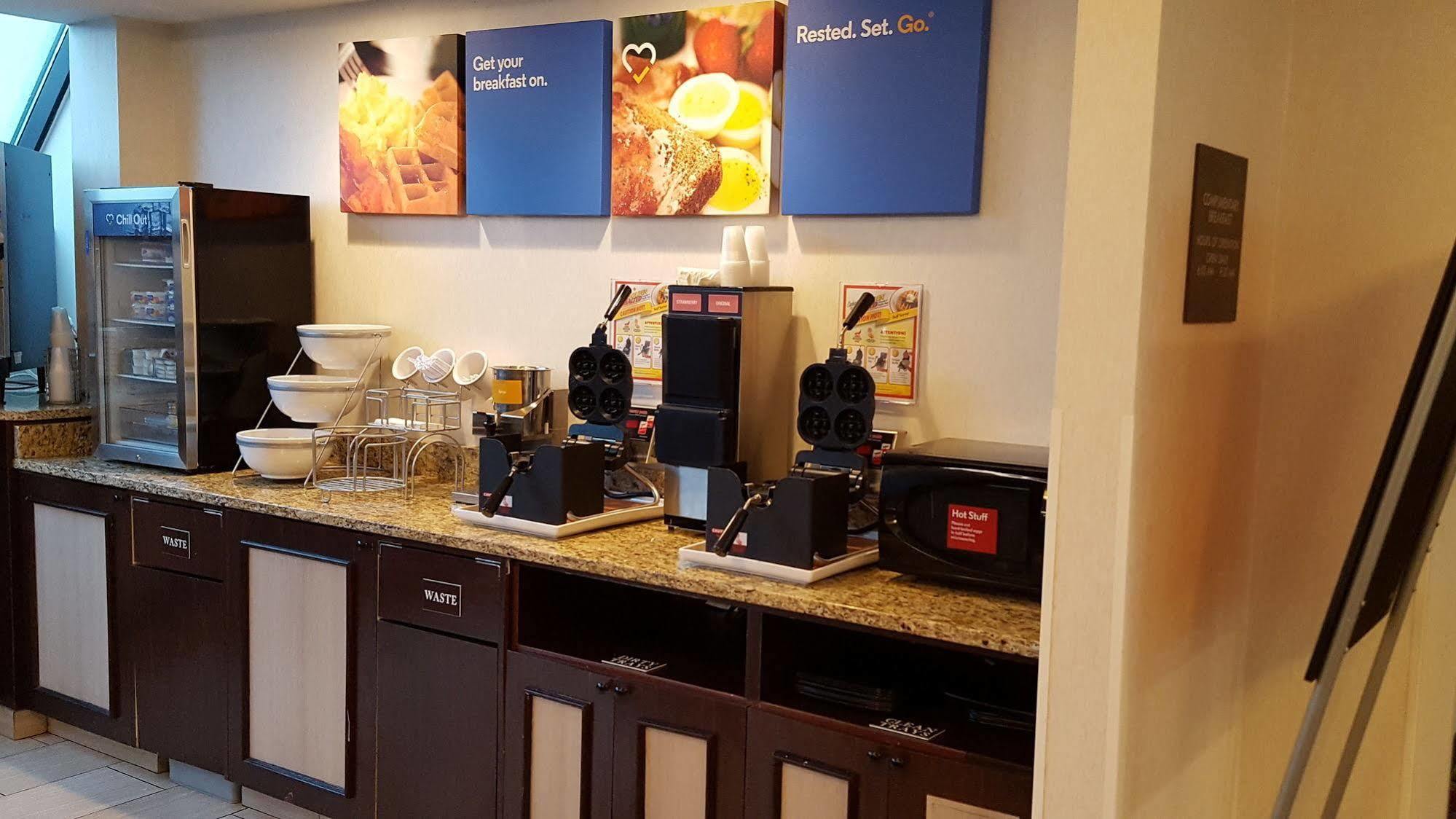 Fairfield By Marriott & South Hotel 3*